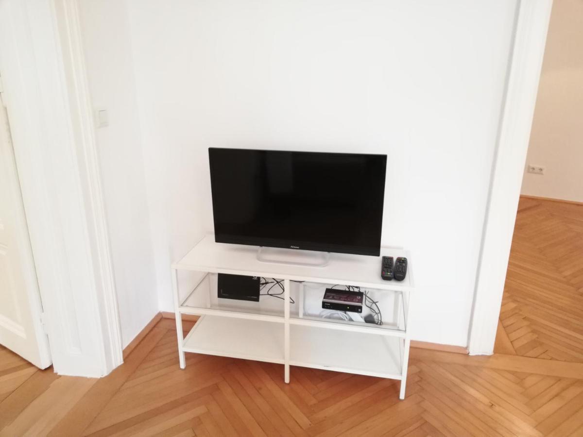 Central Living Apartments - Schoenbrunn Wien Ngoại thất bức ảnh