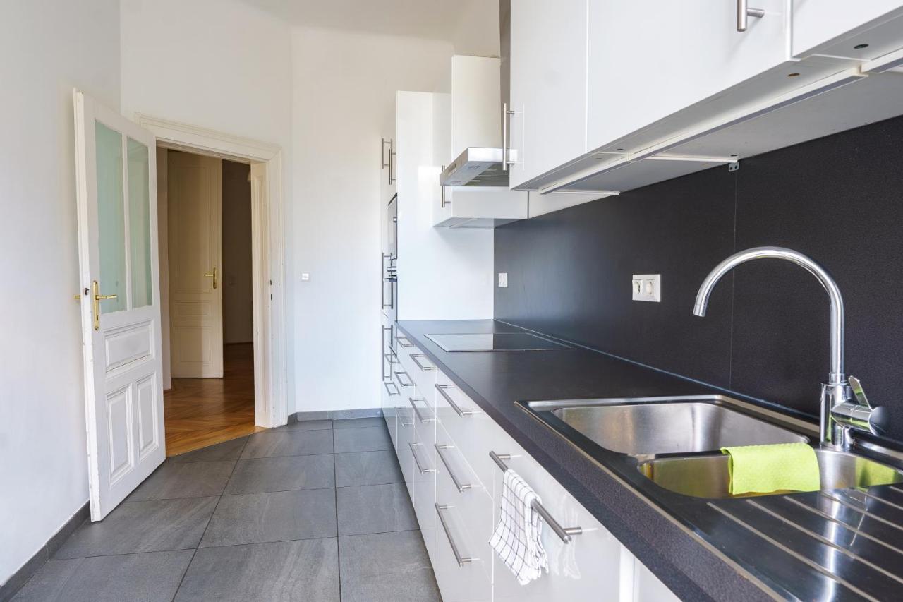 Central Living Apartments - Schoenbrunn Wien Ngoại thất bức ảnh
