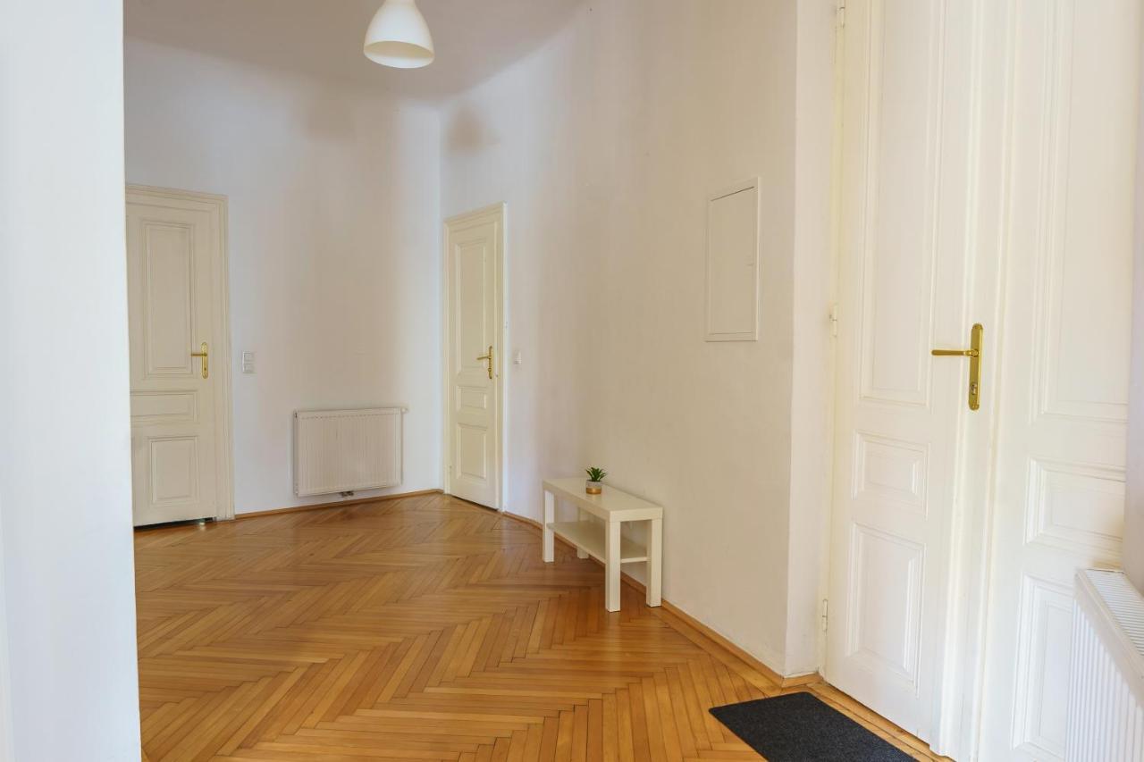Central Living Apartments - Schoenbrunn Wien Ngoại thất bức ảnh