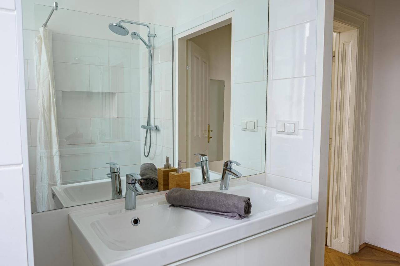 Central Living Apartments - Schoenbrunn Wien Ngoại thất bức ảnh