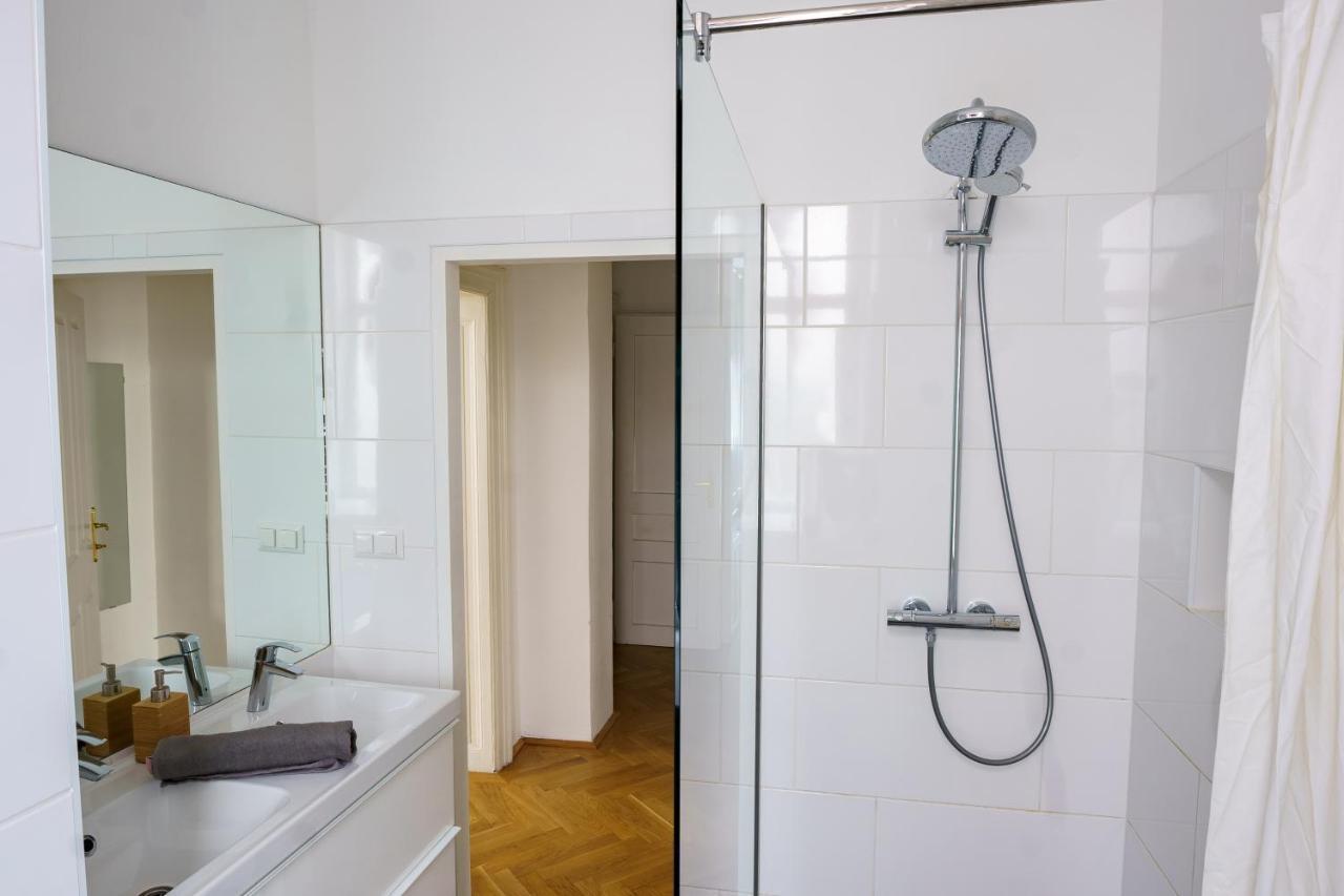 Central Living Apartments - Schoenbrunn Wien Ngoại thất bức ảnh